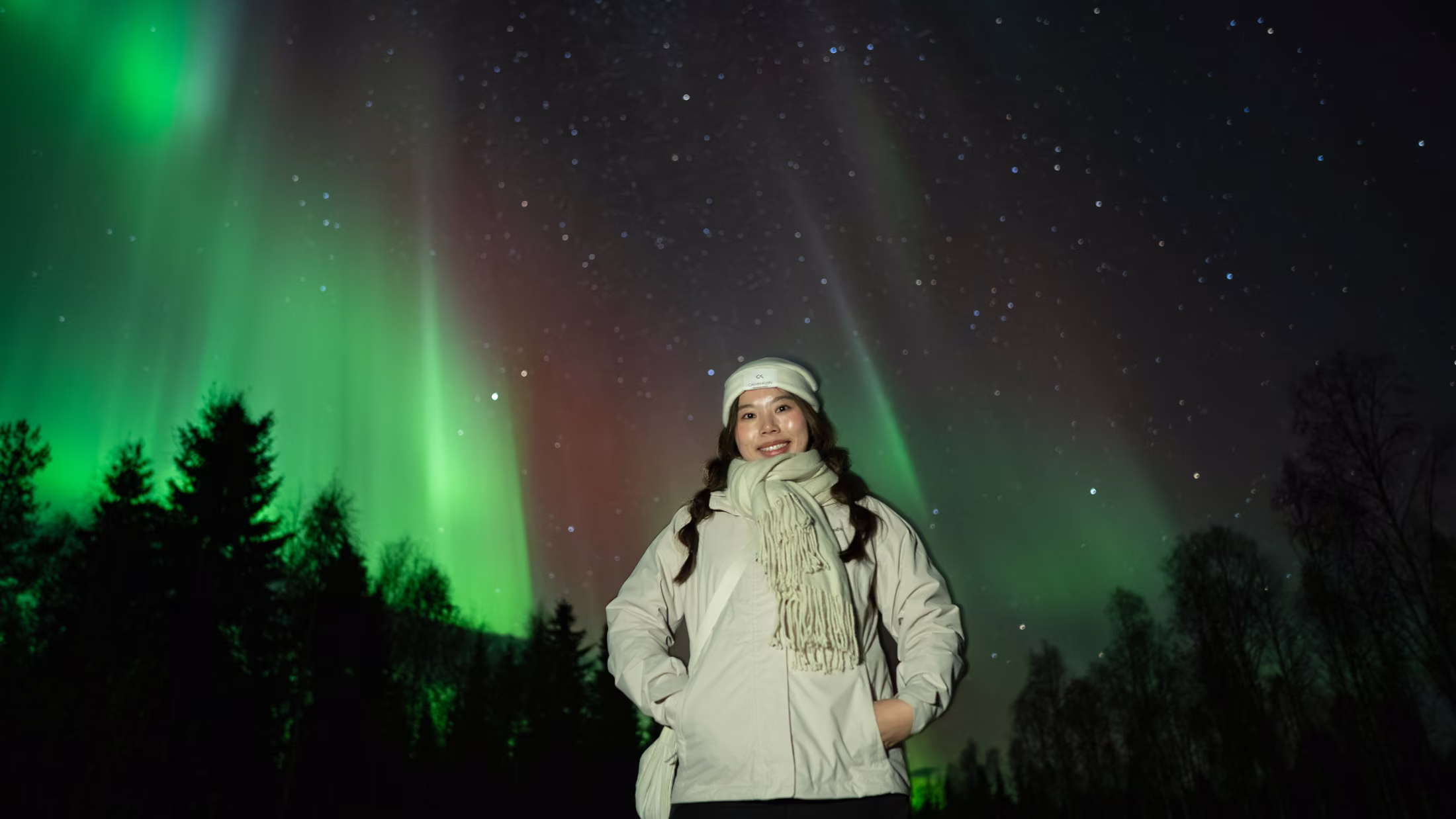 Foto real de aurora de un tour de Lapland Explorers