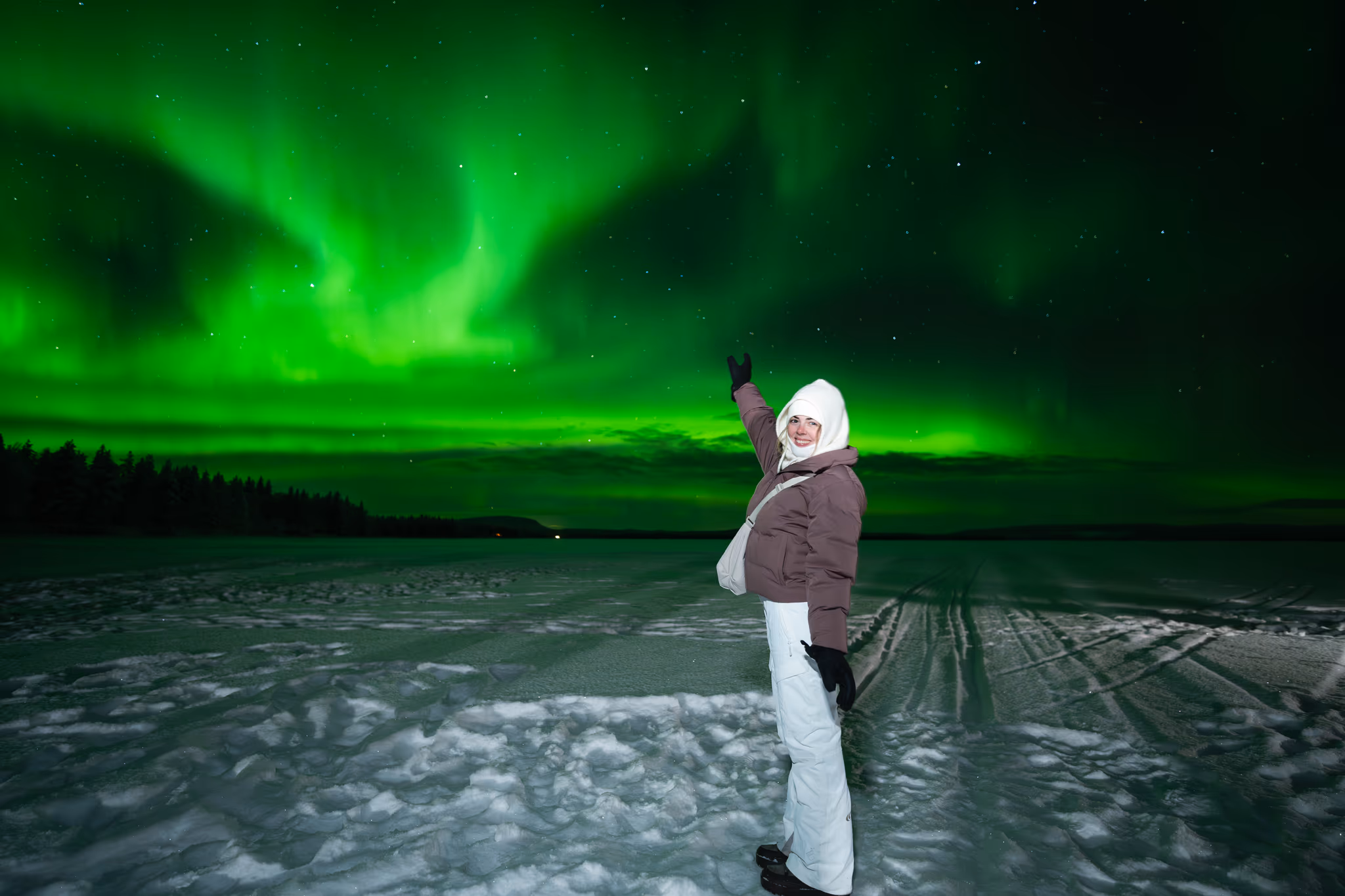 Foto real de aurora de un tour de Lapland Explorers